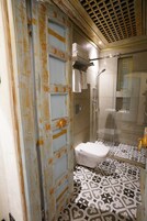 Executive Room | Bathroom