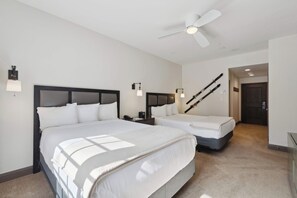 Desk, iron/ironing board, travel cot, WiFi - The Charter at Beaver Creek F235 (Beaver Creek)