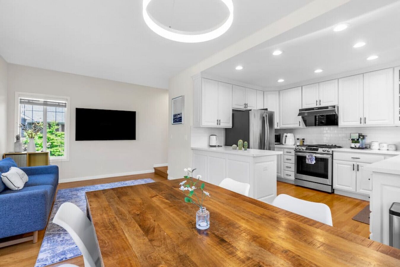 13027 Kirkland · Pleasant 2b2.5b Home in Kirkland