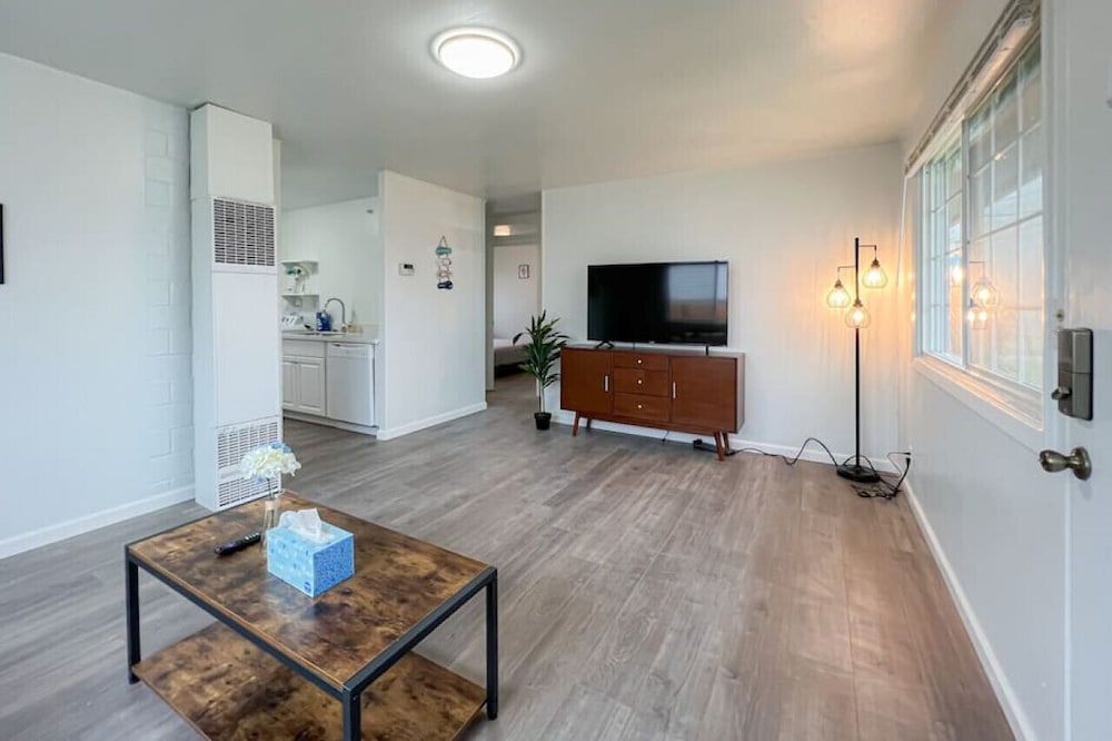 1801 Renton · Adorable 2b1b Suite in Renton