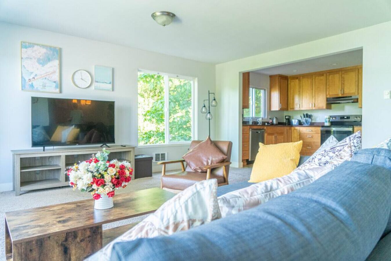 9852 Entire · Panoramic Lake View 3800+ sqft House in Oasis