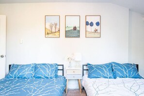 6 bedrooms, iron/ironing board, WiFi, bed sheets