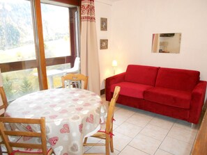 TV - Cozy studio at the foot of the slopes with balcony (Le Corbier)