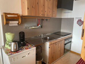 Køleskab, mikrobølgeovn, ovn, opvaskemaskine