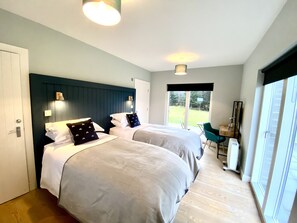 6 slaapkamers, een strijkplank/strijkijzer, gratis wifi, beddengoed