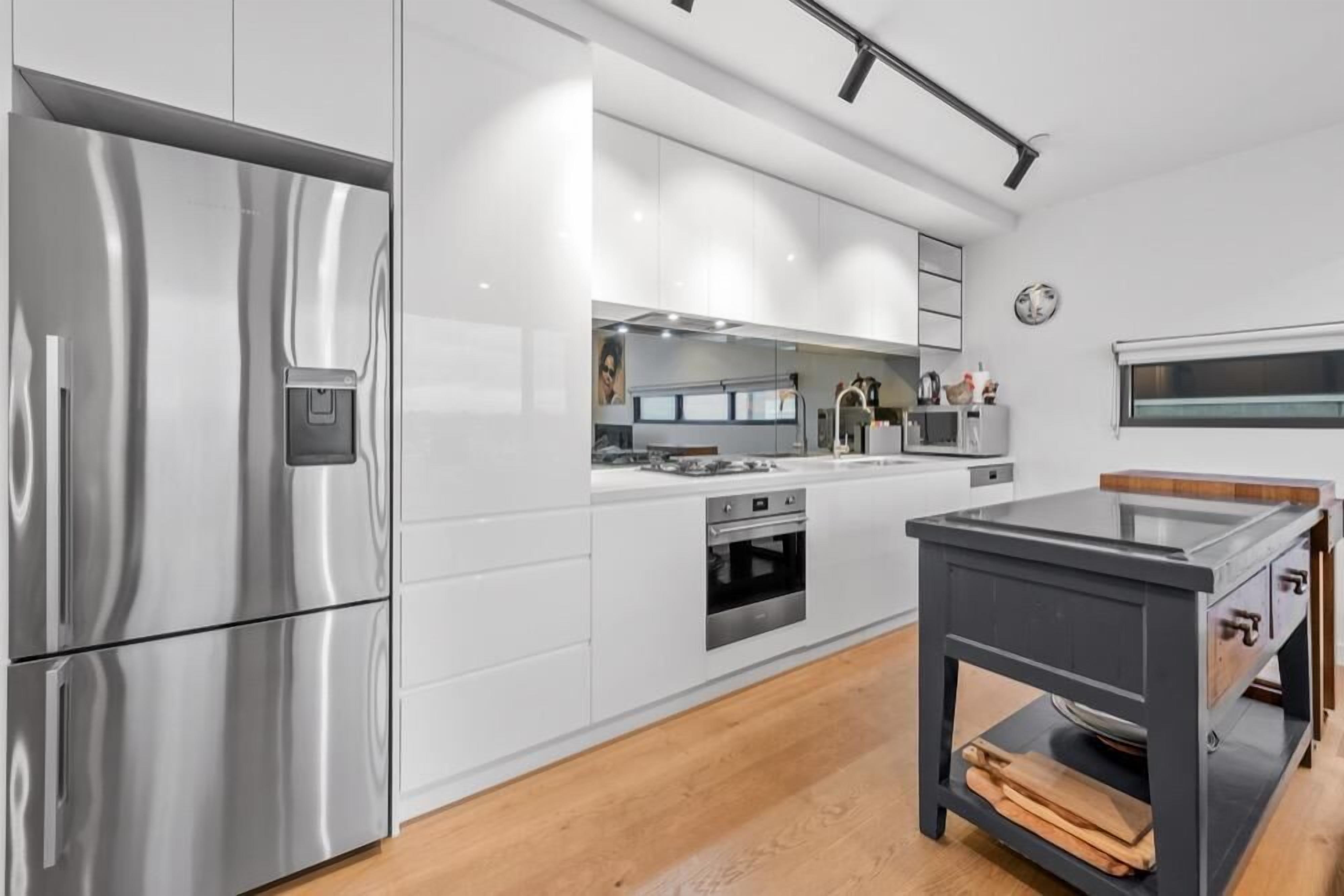 StayCentral - East Brunswick Penthouse with Study - 6-8 Gamble Street, Brunswick East VIC