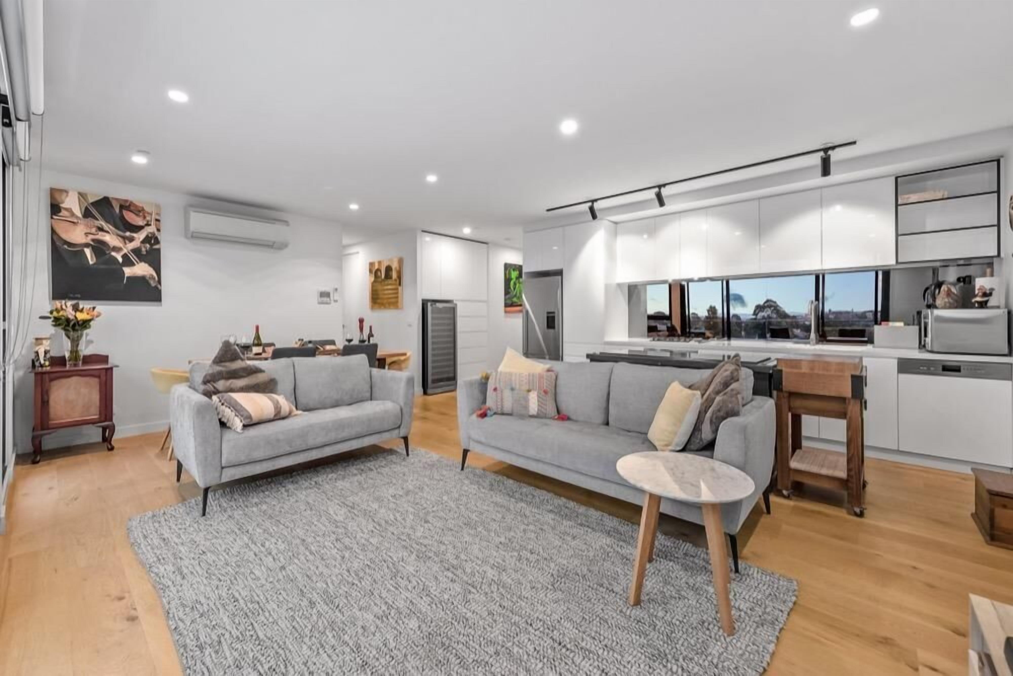 StayCentral - East Brunswick Penthouse with Study - 6-8 Gamble Street, Brunswick East VIC