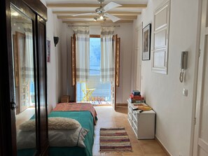 3 slaapkamers, een bureau, een strijkplank/strijkijzer, gratis wifi
