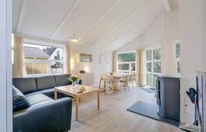 House (Morgensonne 4 - Dorf 2) | Living room | TV