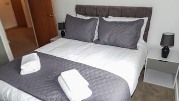 Apartment, Multiple Beds | 2 bedrooms, iron/ironing board, free WiFi, bed sheets