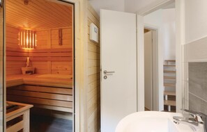 Ferienhaus (Ferienhausdorf Thale) | Badezimmer