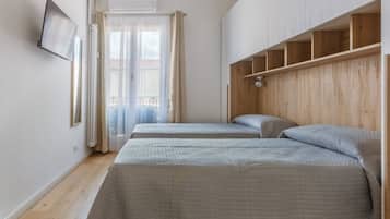 Iron/ironing board, WiFi, bed sheets