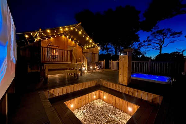Luxury Tent, Hot Tub, Garden View | Exterior