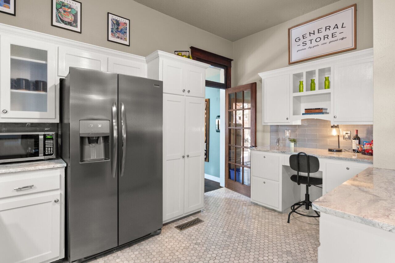 Charming 4/BR with Fire Pit & Gated Parking