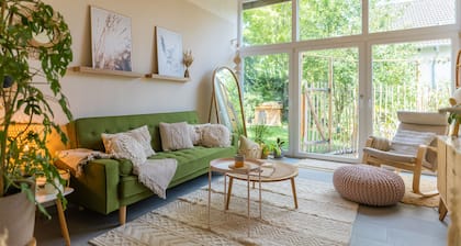 Großzügige & hochwertige Ferienwohnung mit Sonnenterrasse & Parkplatz