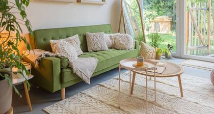 Spacious & high-quality vacation apartment with sun terrace & parking space