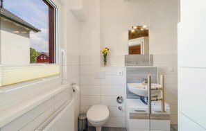 Ferienhaus (Ferienhausdorf Thale) | Badezimmer