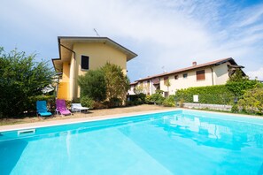 Apartment | Terrace/patio