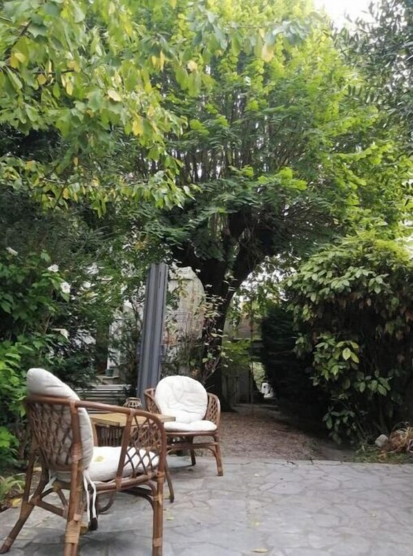 Terrace/patio - Nice, friendly house near Paris (Argenteuil)