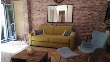 Smart TV, table tennis, books