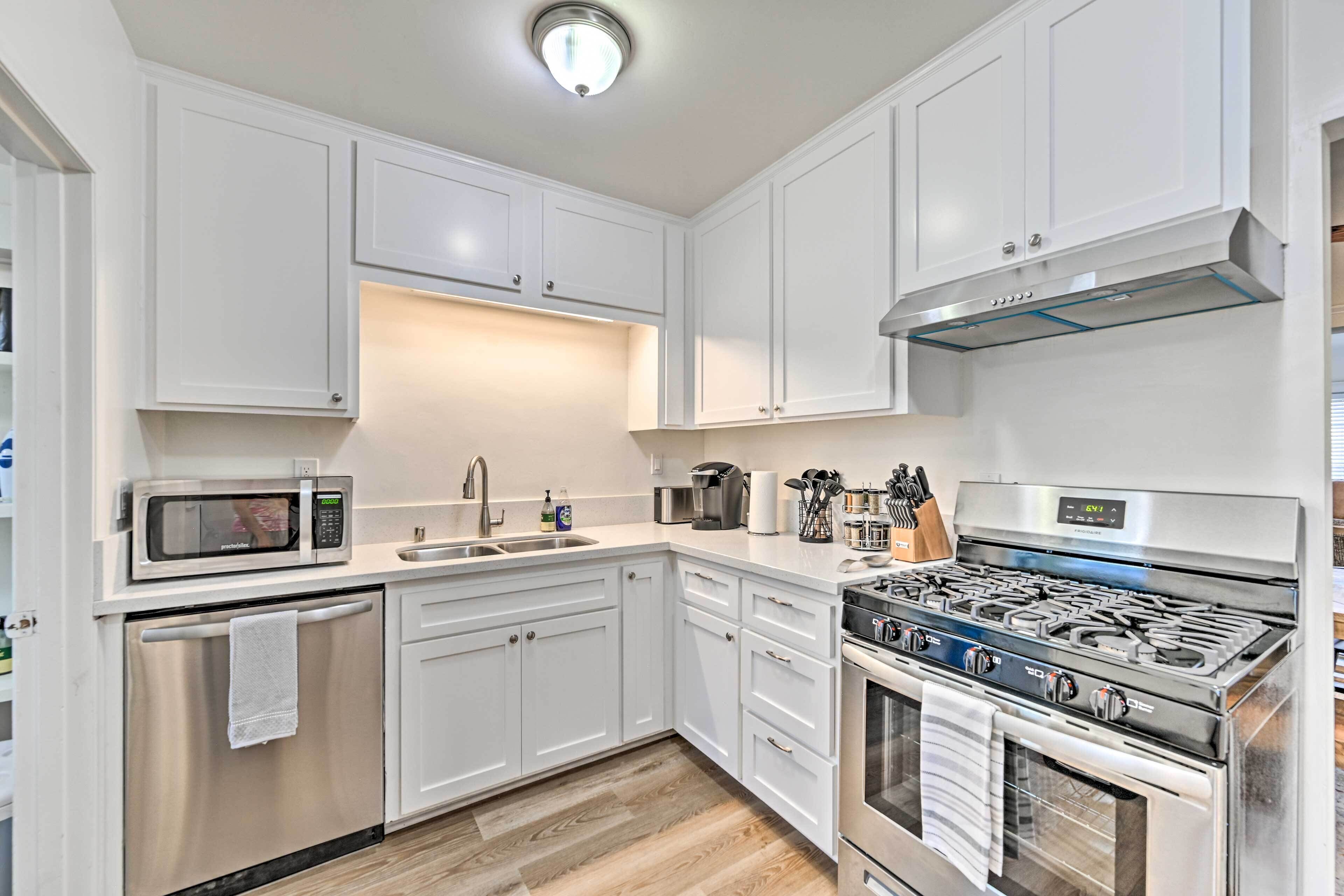 Charming Updated Farmhouse: Walk to Parks!