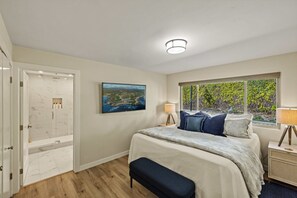 5 bedrooms, desk, iron/ironing board, travel cot