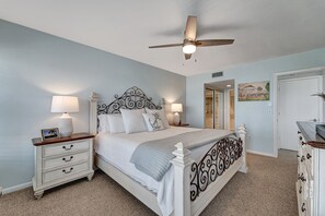 2 makuuhuonetta, silitysrauta/-lauta, ilmainen Wi-Fi, vuodevaatteet