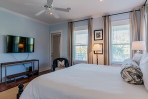 4 bedrooms, free WiFi, bed sheets