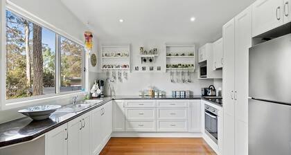 Kinnera Cottage - walk to the beach