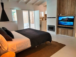 1 bedroom, iron/ironing board, free WiFi, bed sheets