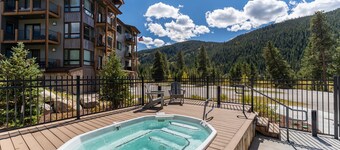 Centrally Located Condo in Keystone w/ Mountain Views & Private Balcony!