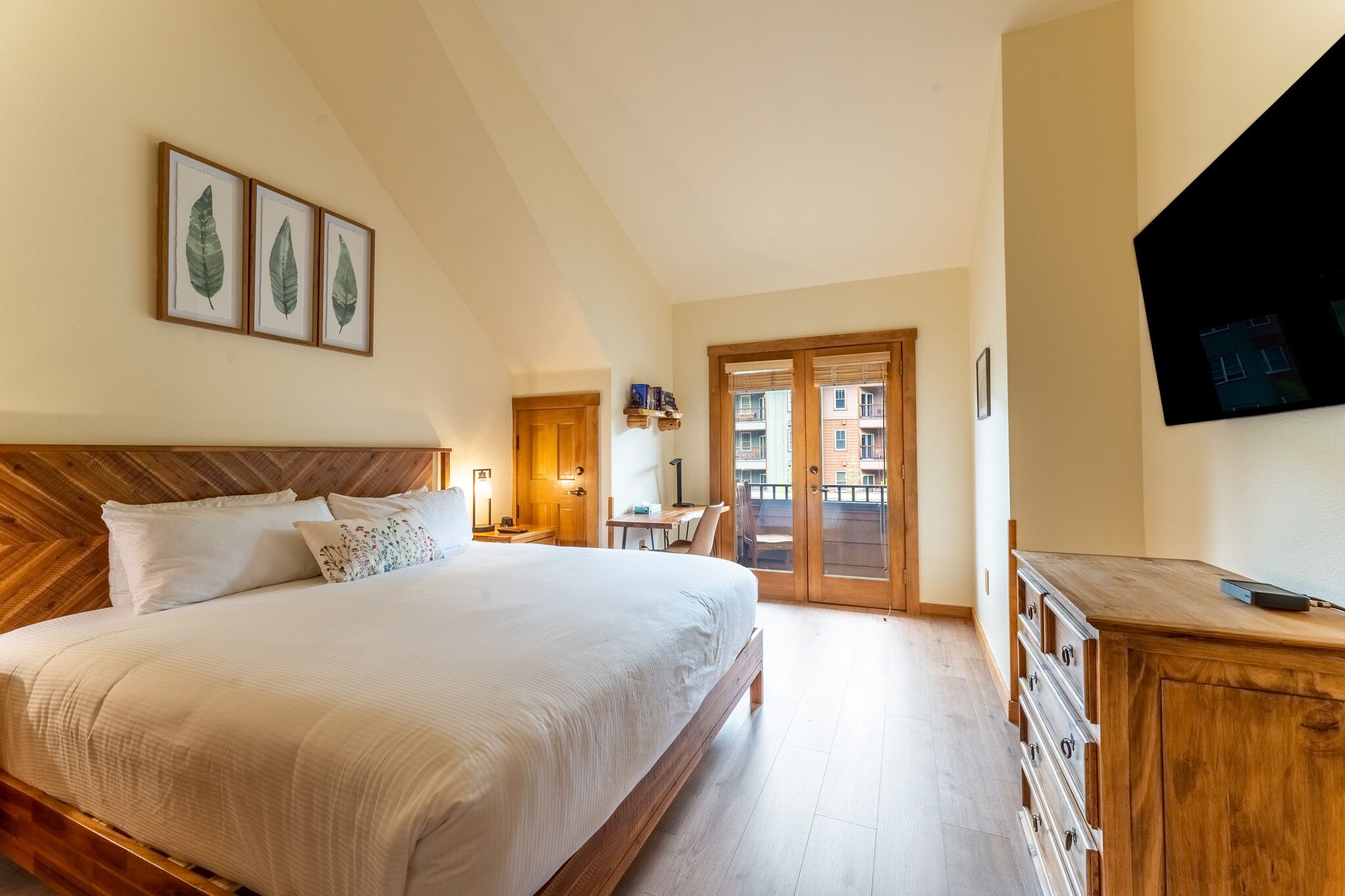 1 quarto, escrivaninha, Wi-Fi de cortesia, roupa de cama