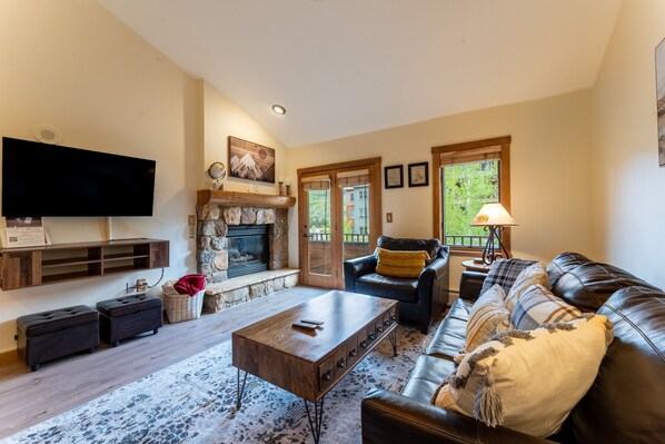 Smart TV, fireplace, DVD player, books