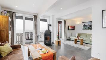 Apartment | Living room | TV