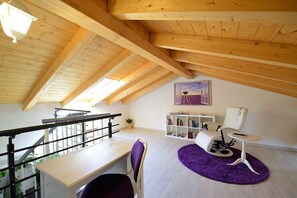 Interior - Residence at the Castle. Room in medieval village 10 minutes from Lake Garda (Castellaro Lagusello)