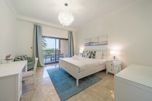 2 개의 침실, 다리미/다리미판, 침대 시트