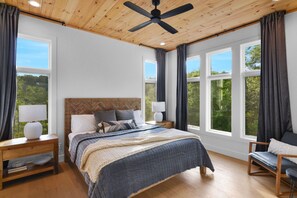 5 bedrooms, iron/ironing board, WiFi, bed sheets - Mountain View Manor ~ Mountain Modern 5BR ~ Near downtown Blue Ridge! (Blue Ridge)