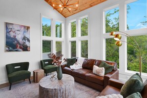 TV, peis og bordtennis