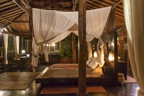1 Schlafzimmer, Zimmersafe, Schreibtisch, Reisekinderbett