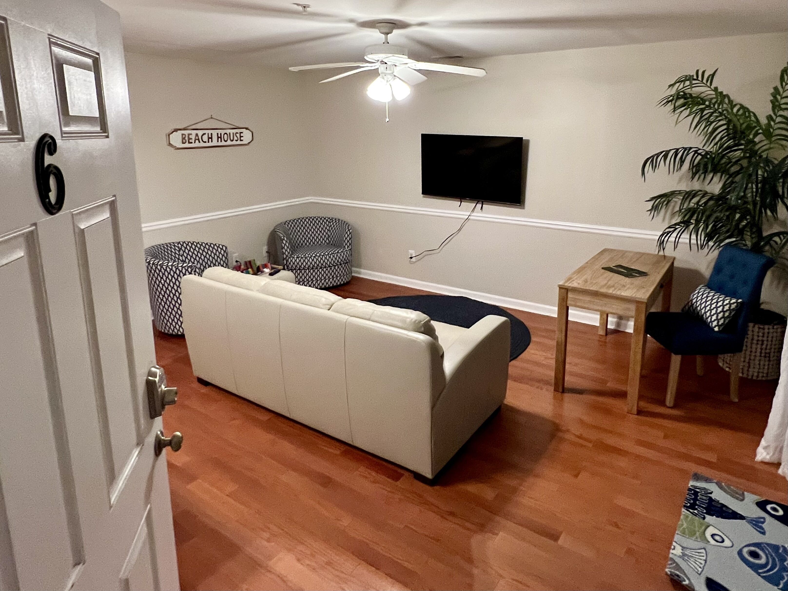 Knot too Shabby on South Beach ~ 3 queens