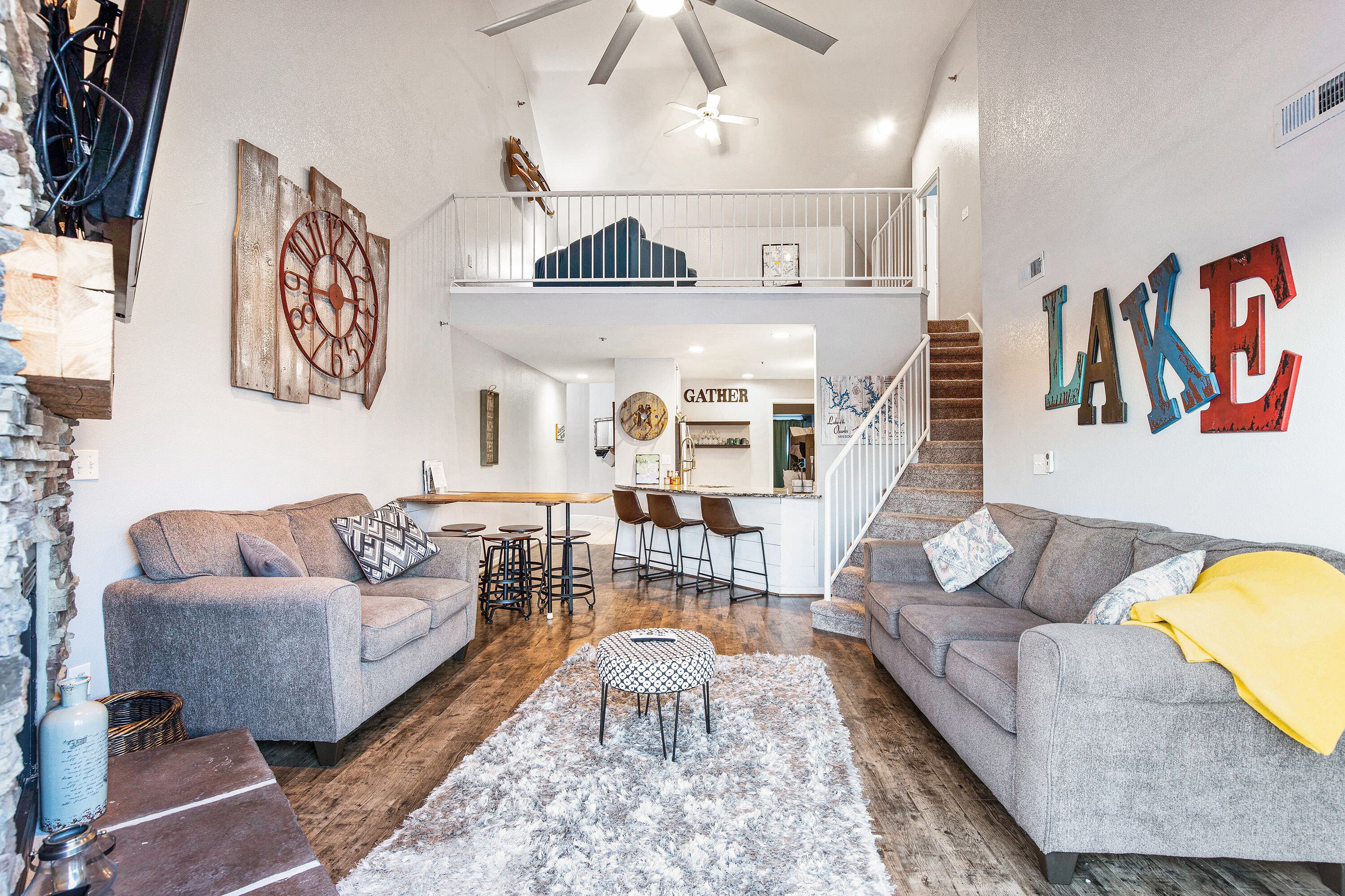 Penthouse Living In The Heart of the State Park