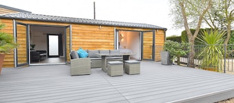 Cheerful 1BD Cottage With Parking Nr Guildford