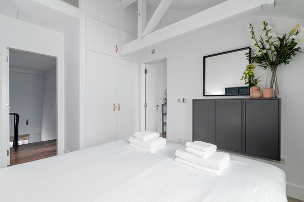 Apartment (3 Bedrooms) | 3 bedrooms - A Stunning Three Bedroom Home in Mayfair (London)