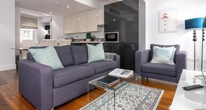 A Stunning Three Bedroom Home in Mayfair