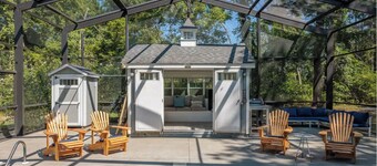 8 Min To Hudson! Newly Renovated Home w/ Yard