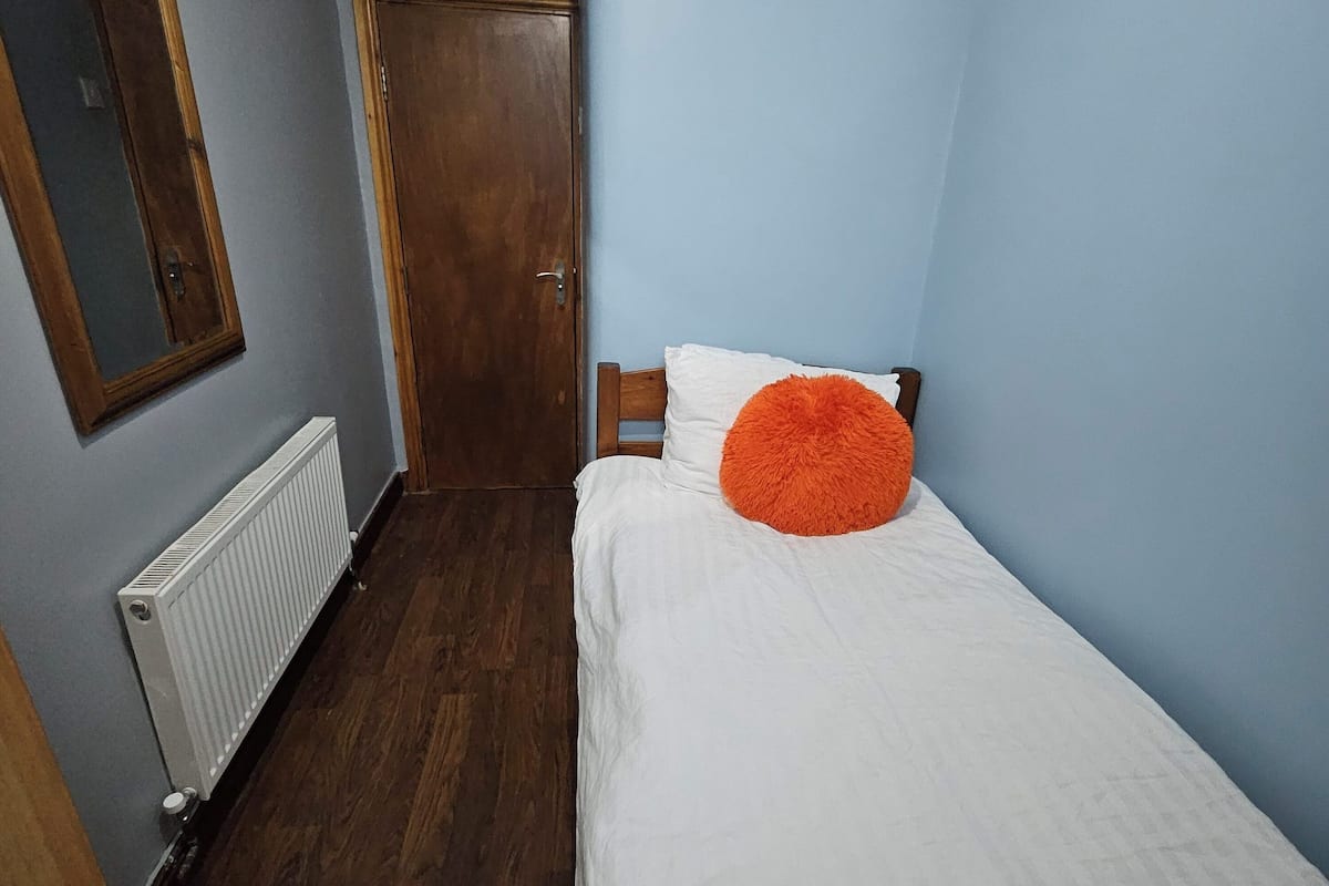 Quarto solteiro standard, 1 cama de solteiro (Shared) | Wi-Fi de cortesia, roupa de cama