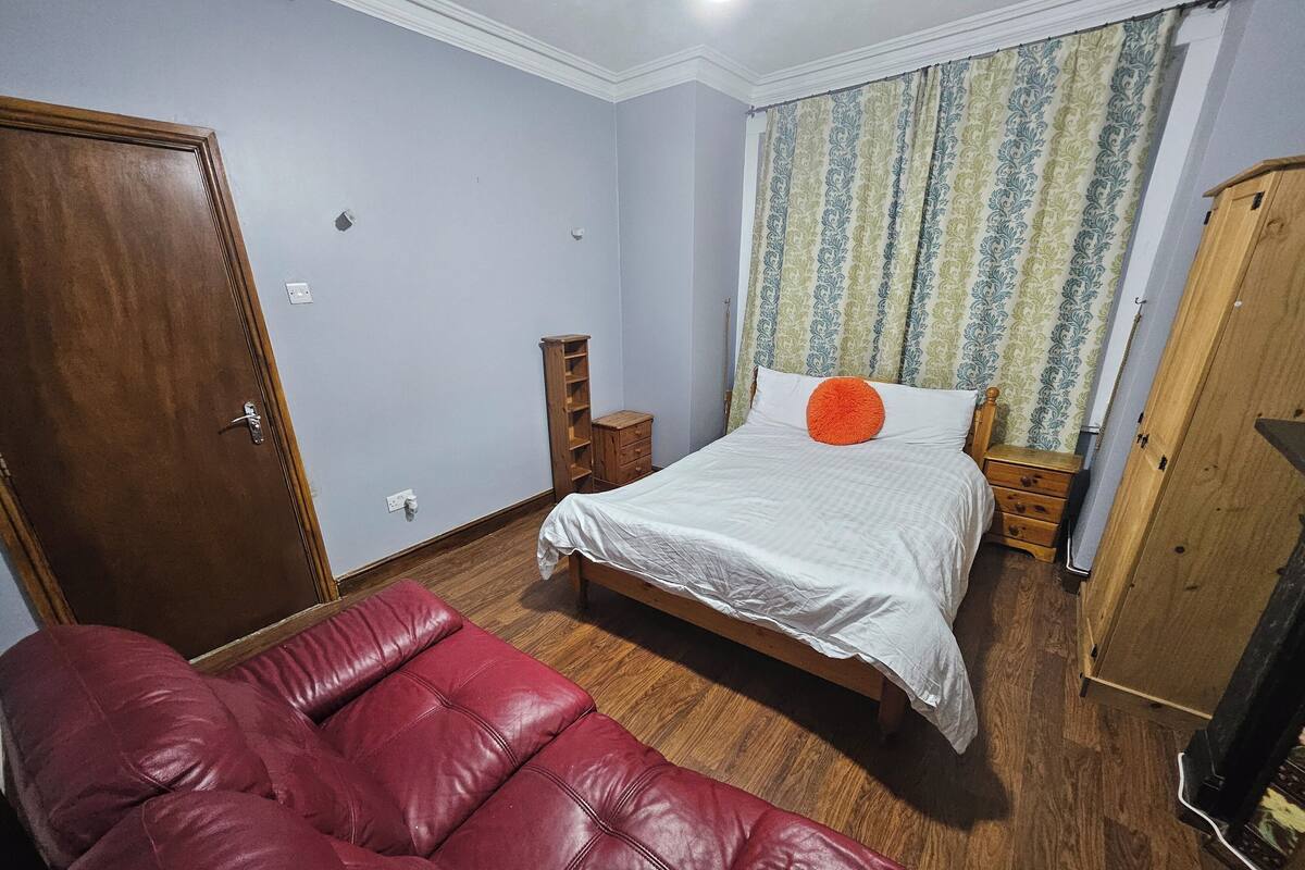 Quarto casal standard, 1 cama de casal (Shared) | Wi-Fi de cortesia, roupa de cama