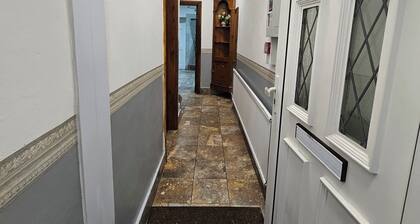 SnoozeDen Wellesley â Near to Slough Station