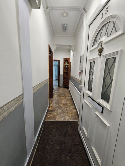 SnoozeDen Wellesley – Near to Slough Station