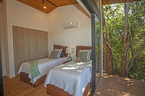 3 slaapkamers, een kluis op de kamer, een strijkplank/strijkijzer